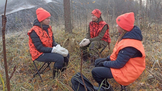 Nuorisoa hirvipassissa